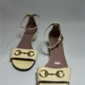GUCCI SANDAL 👡 size 38